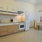 公寓 Vedrana, 穆泰尔岛