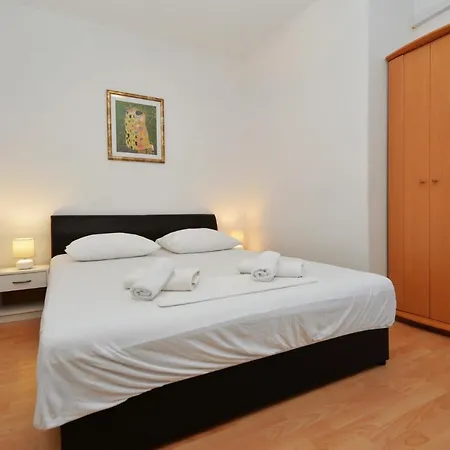 Vedrana, Apartman *