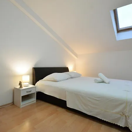 Vedrana, Apartman