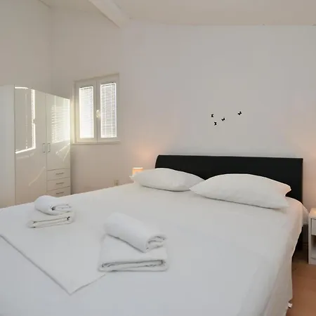 Apartament Vedrana, *