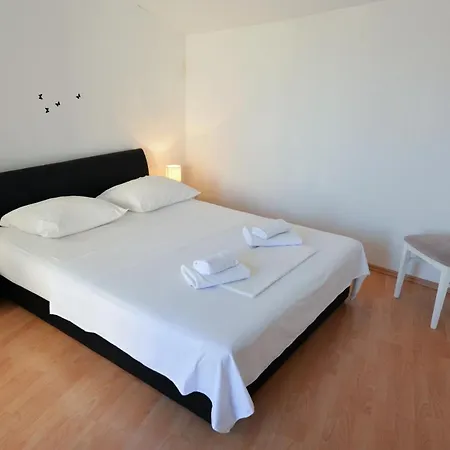 Apartman Vedrana, Murter